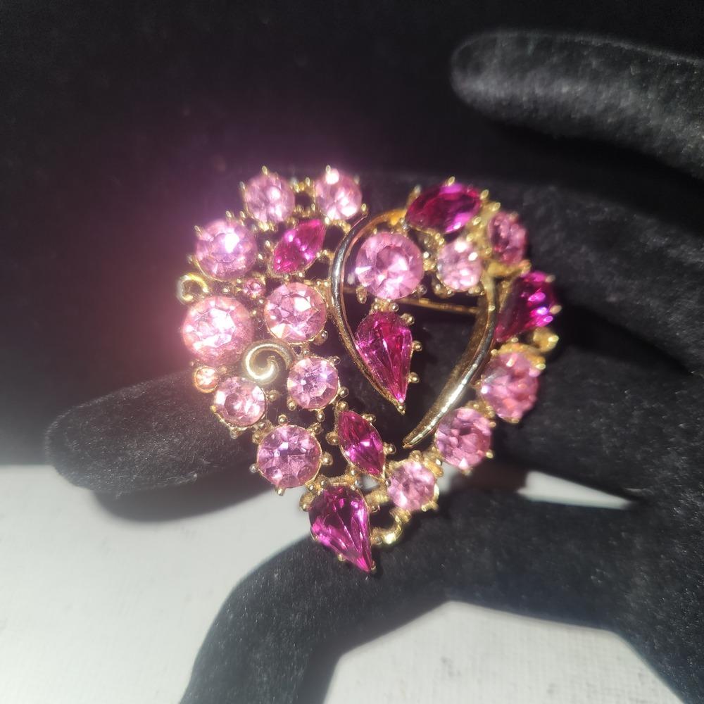 Vintage Pink Rhinestone Heart Brooch Gold Tone Mid Century Romantic Jewelry